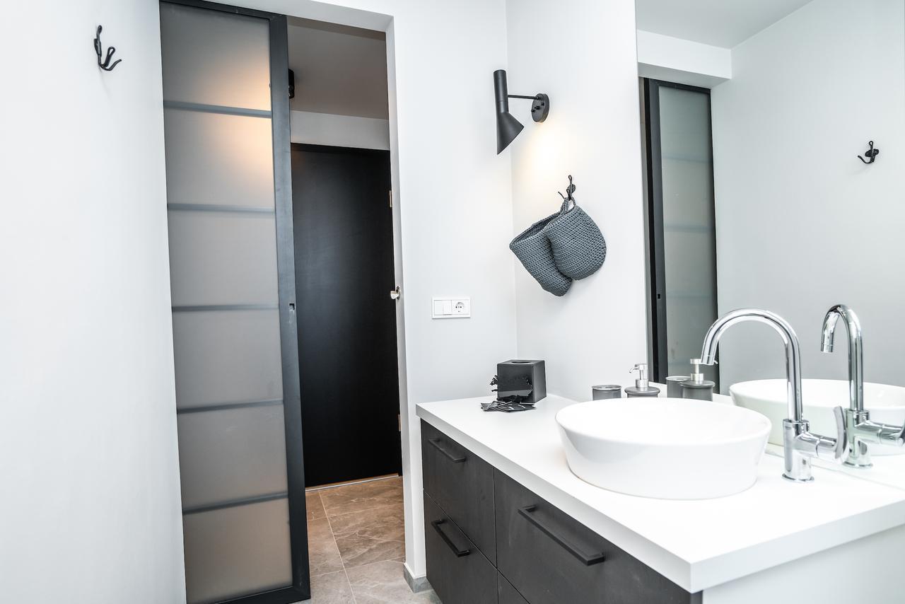 H96 Luxury Suite Keflavik Exterior photo